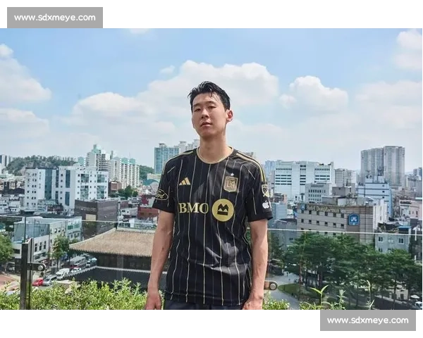 全球首件孙兴慜亲签洛杉矶 FC 7 号球衣诞生!亚洲传奇登陆北美足坛里程碑 全球首件孙兴慜亲签洛杉矶 FC 7 号球衣诞生!亚洲传奇登陆北美足坛里程碑